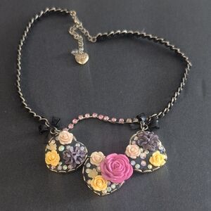 VTG Betsey Johnson Floral Heart Statement Necklace
